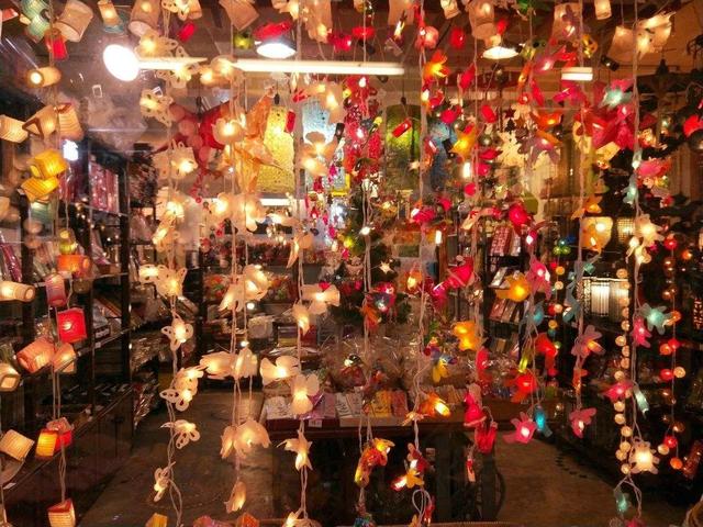 從地攤兒說起，聊聊全球9大夜市——日本居然到凌晨3點！你愛的手工藝品藏在哪里？